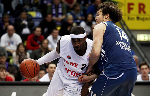 人们对姆巴 人们对姆巴