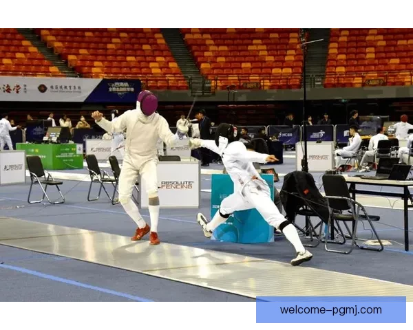 激烈角逐!击剑赛场上的精彩对决 激烈角逐!击剑赛场上的精彩对决