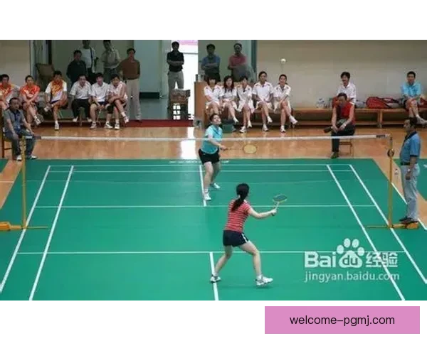 羽毛球比赛中如何正确运用战术和策略？